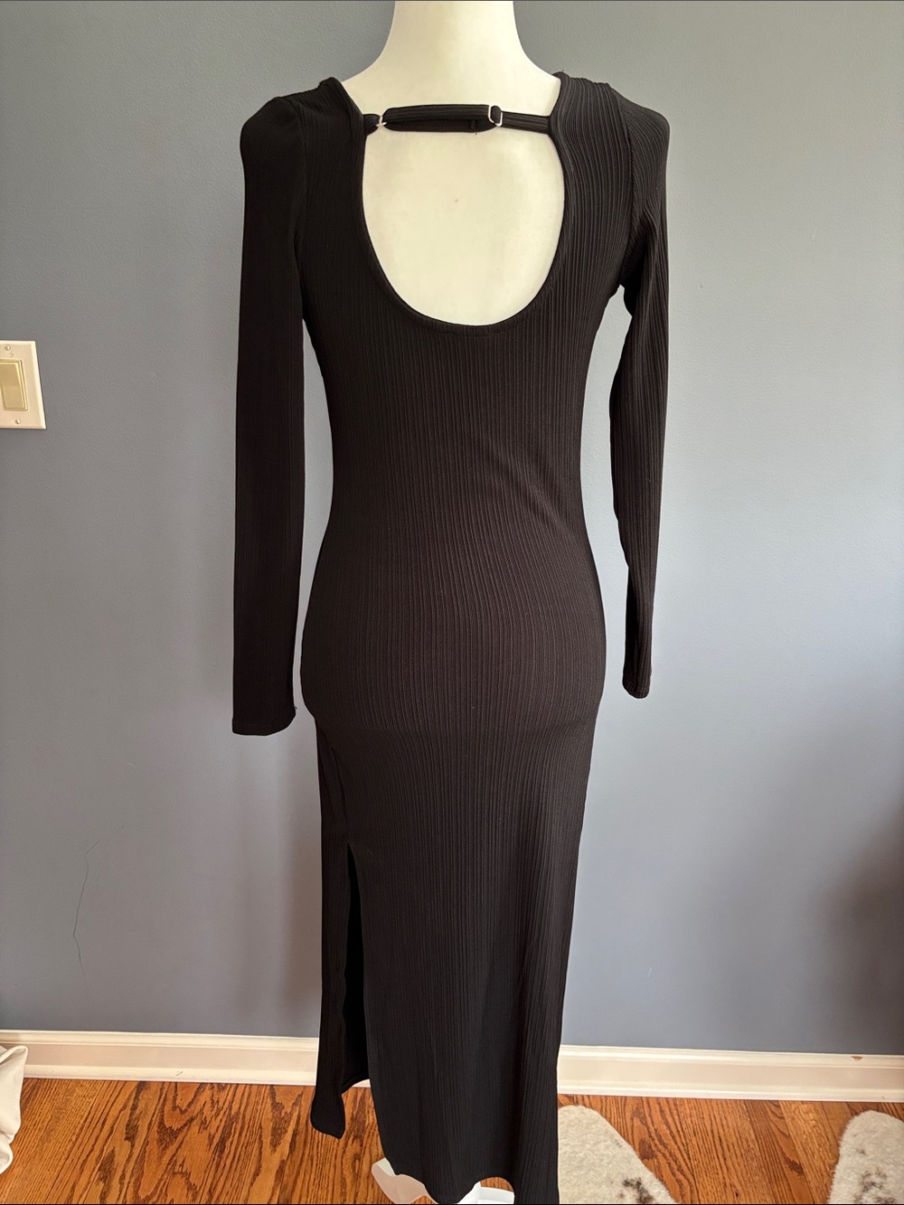 Classic Long-Sleeve Ribbed Midi Dress - Black